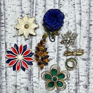 Elegant Floral Costume Brooch Set - Multicolor